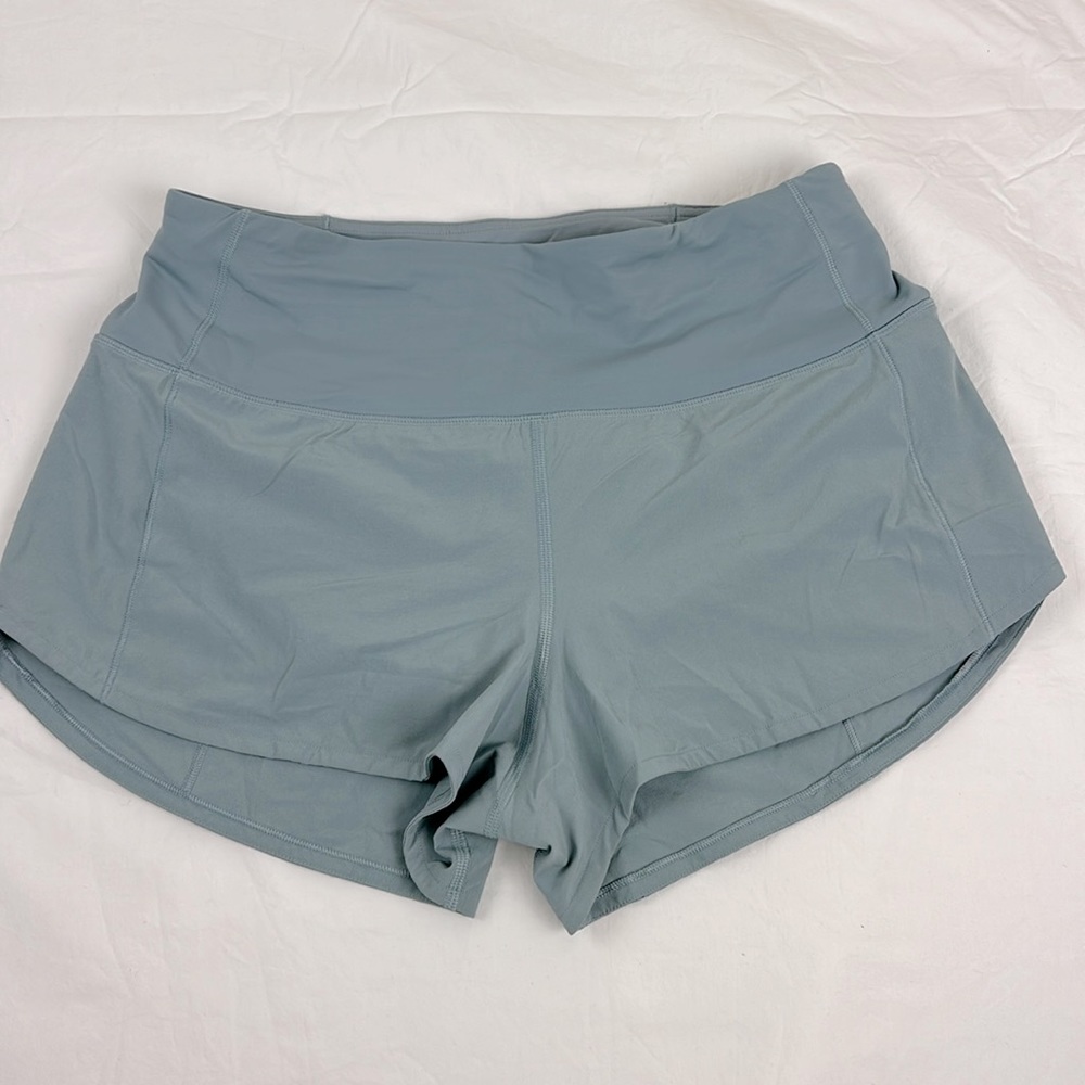 Lululemon Speedup mid rise 2.5” inseam shorts